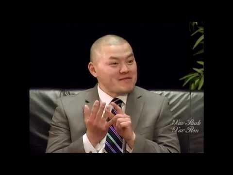 Xav Paub Xav Pom: Padee and Mai Kou interview Ele Vang about his tryout as kicker for the NFL.